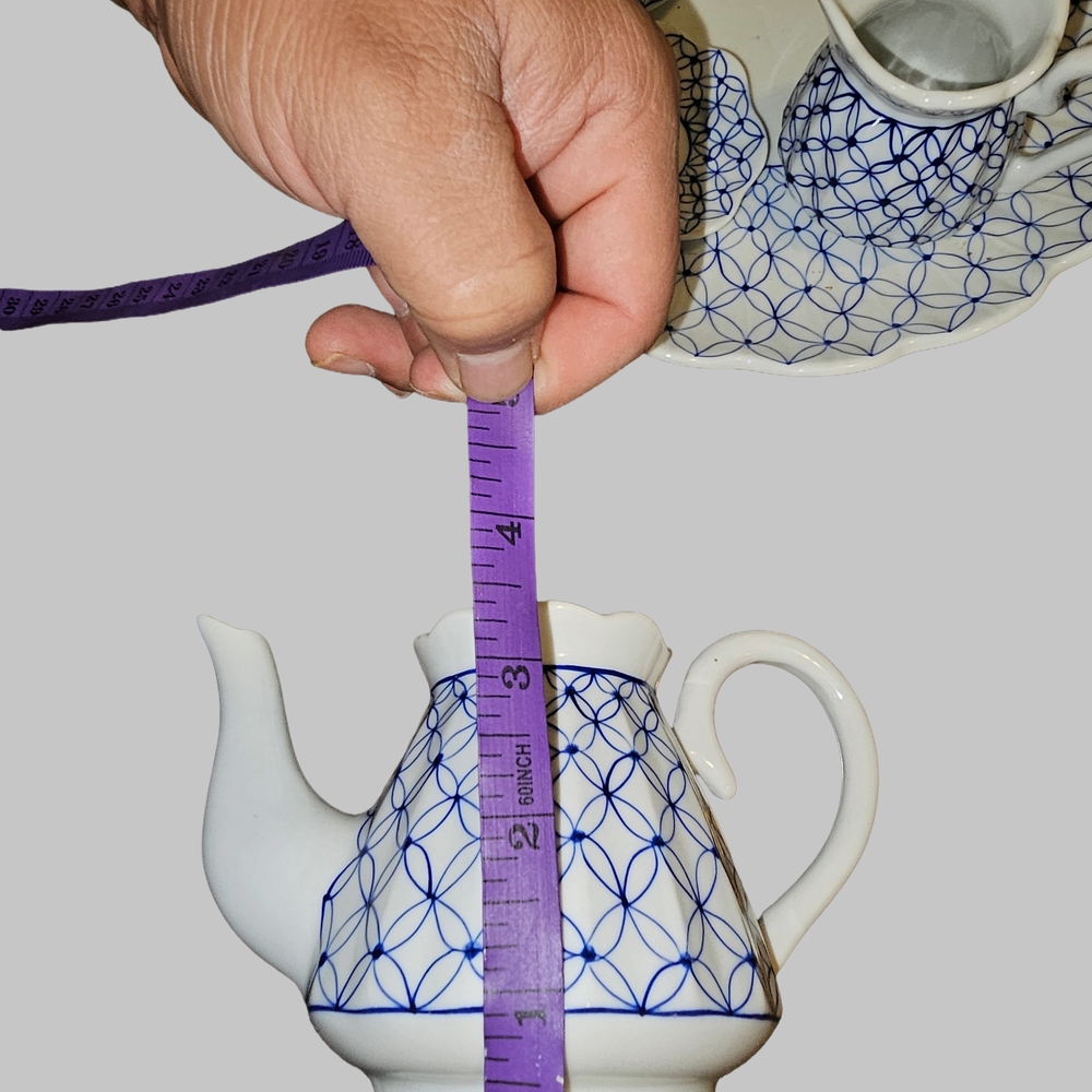 Blue and White Porcelain mini Tea Set - Picture 9 of 10